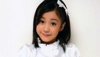 罗马拼音:hagiwara mai 生日:1996年(平成8年)2月7日出生 血型:ab型