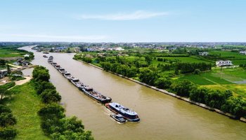 京杭大运河据统计,历史上沿运河的较大城镇有济宁,聊城,天津,德州