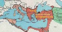 拜占廷帝国仿照古罗马的行政制度,将全国分为若干个大区,每区包括罗马