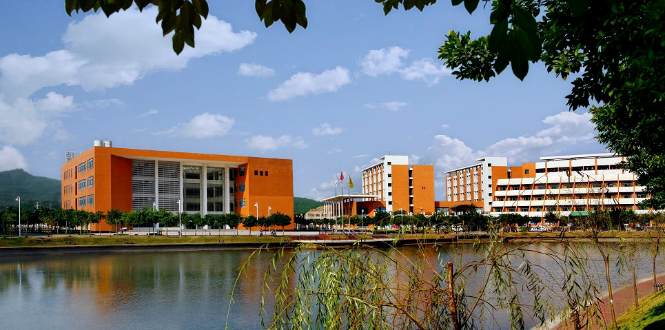 请问华南理工大学广州学院允许大一新生带电脑
