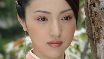 扁素问也有意要把自己喜欢的人让给其他人);香雪海(电视剧《天外飞仙