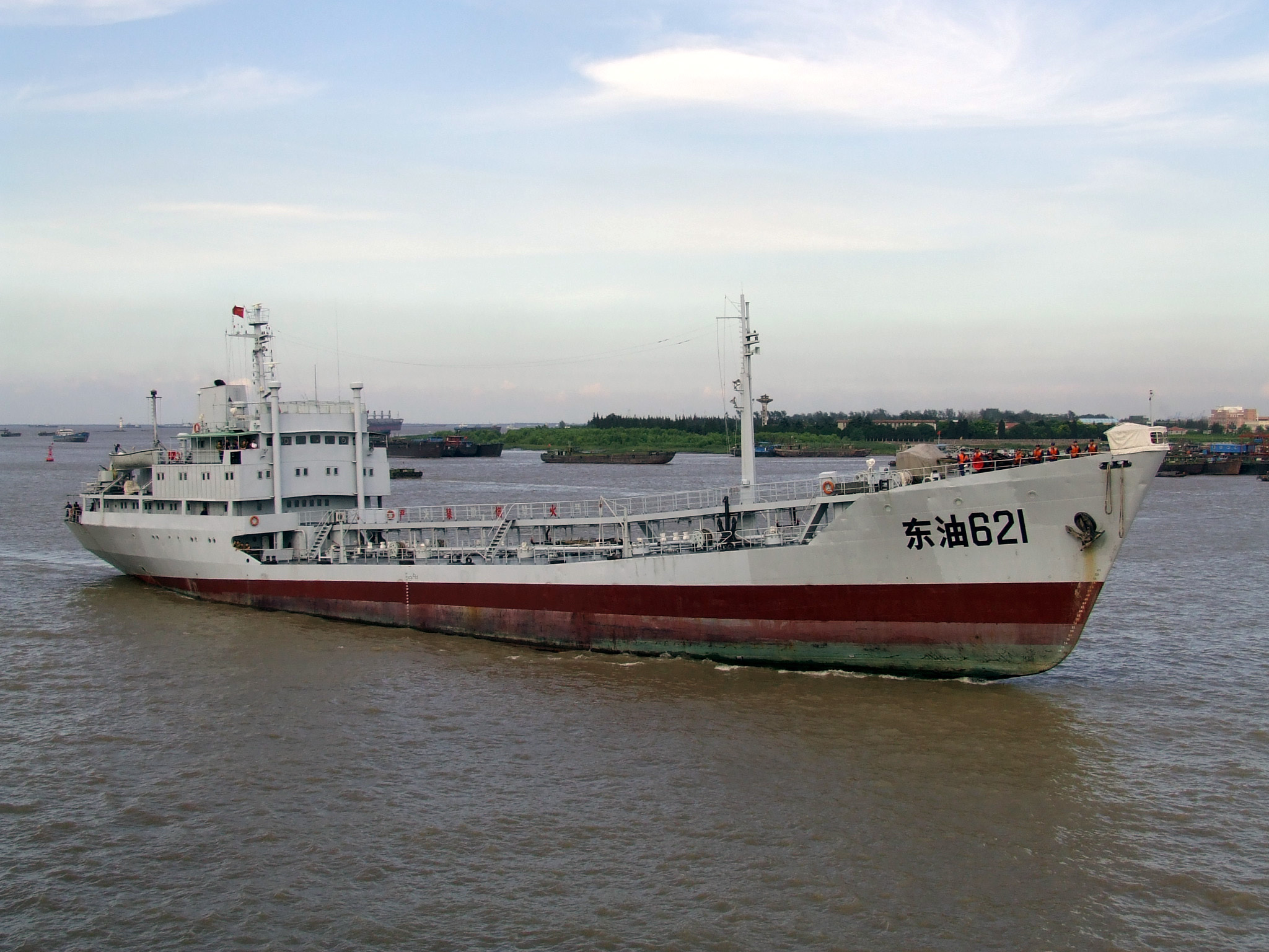 原海军东油621,胜利级(北约代号,shengli class)海岸油船  上海沪东